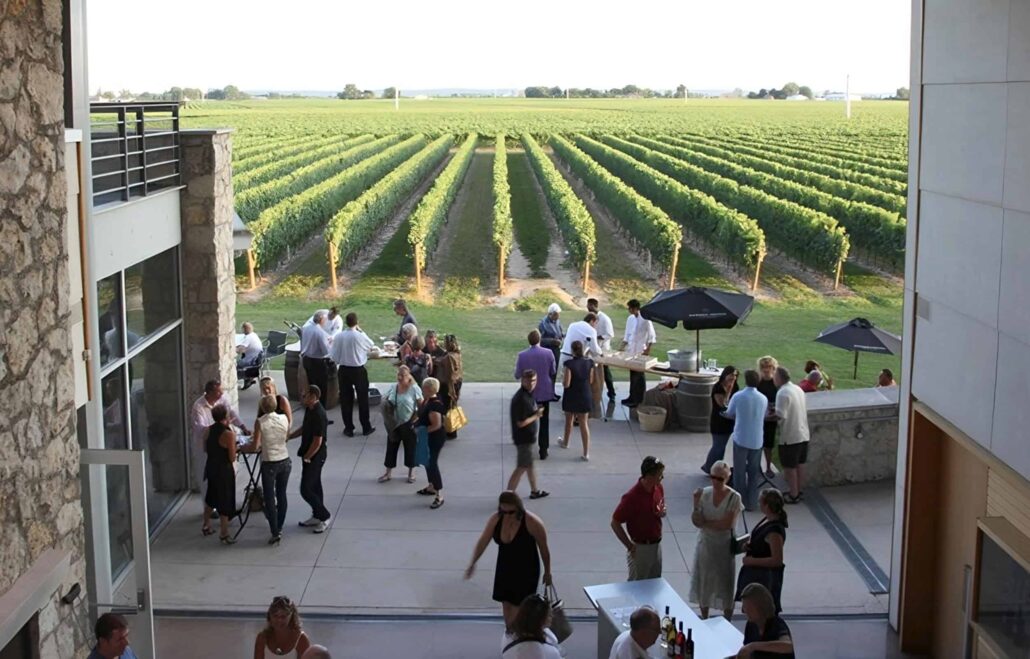 Jackson-Triggs-Winery-Wine-Tasting-Group-1030×659 Jackson-Triggs-Winery-Wine-Tasting-Group-1030x659
